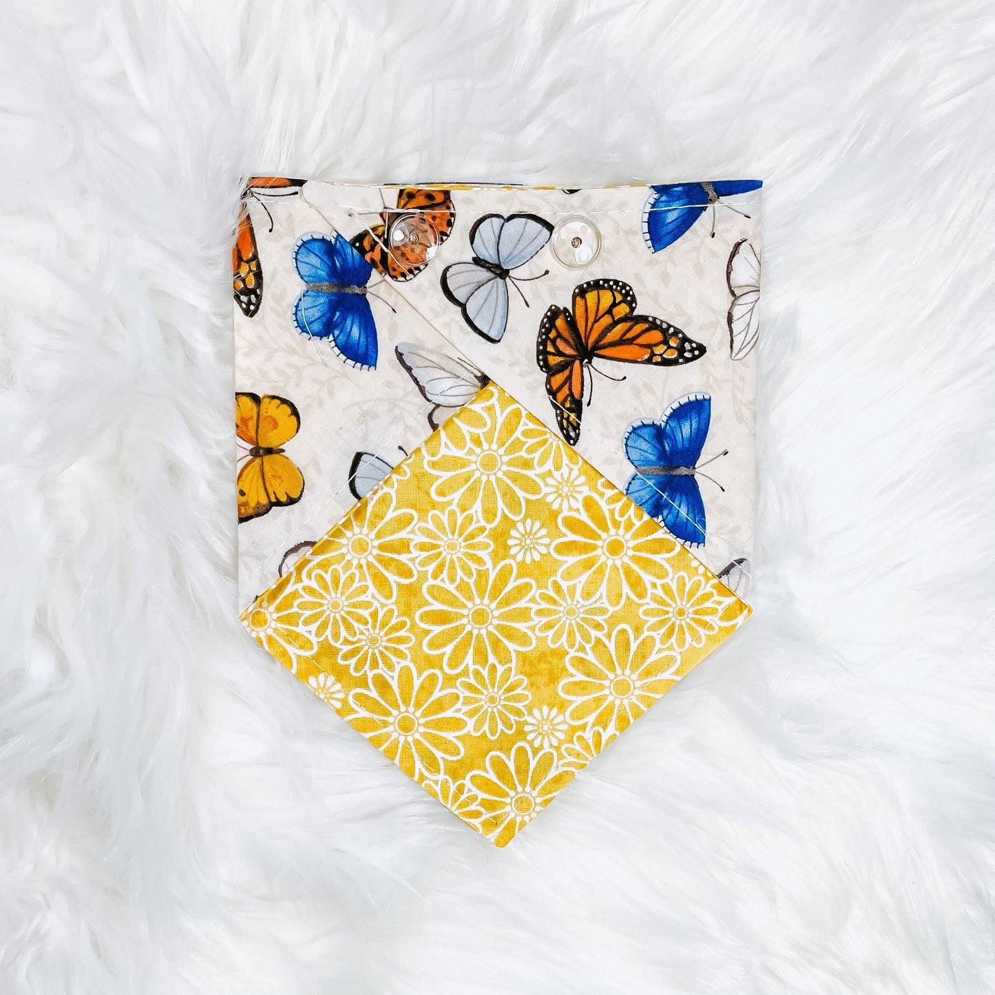 The “Mariposa Kisses” bandana