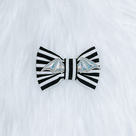 The “Bat sh*t crazy” Hair bow bow